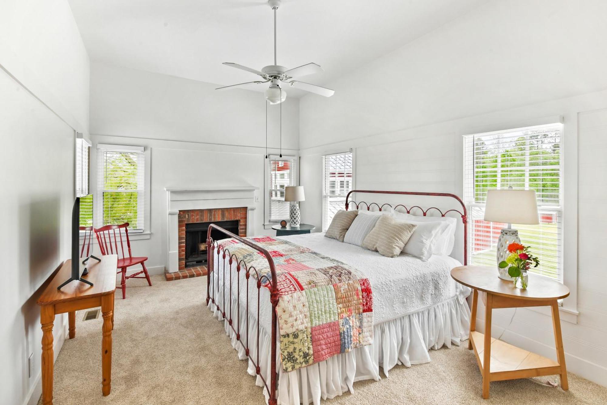 The Farmhouse Inn Buckhead Room photo